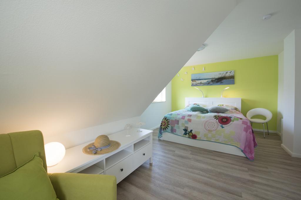 Ferienhaus Kuestensegler Бреґе Екстер'єр фото